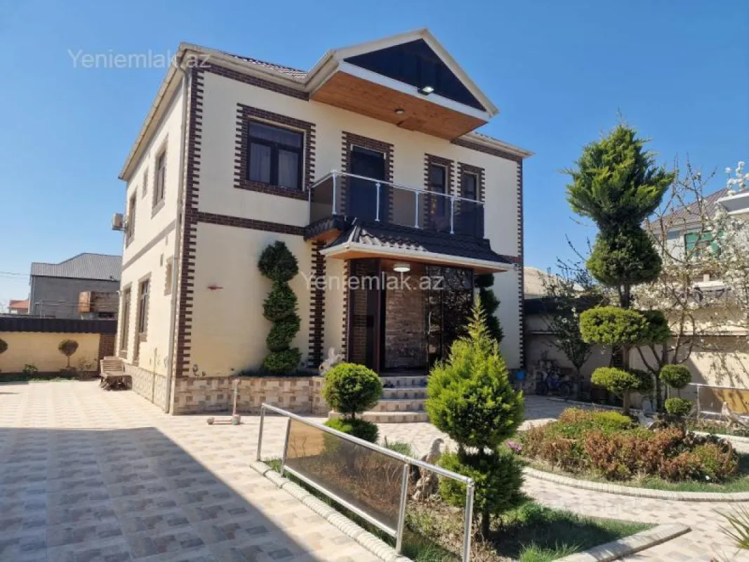 Satılır 6 otaqlı həyət evi 224 m²