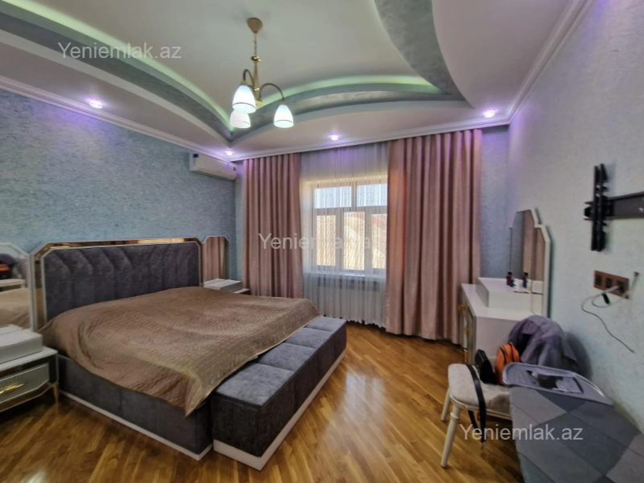 Satılır 6 otaqlı həyət evi 224 m²