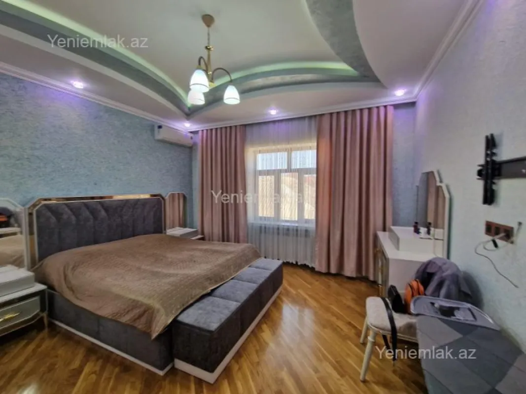 Satılır 6 otaqlı həyət evi 224 m²
