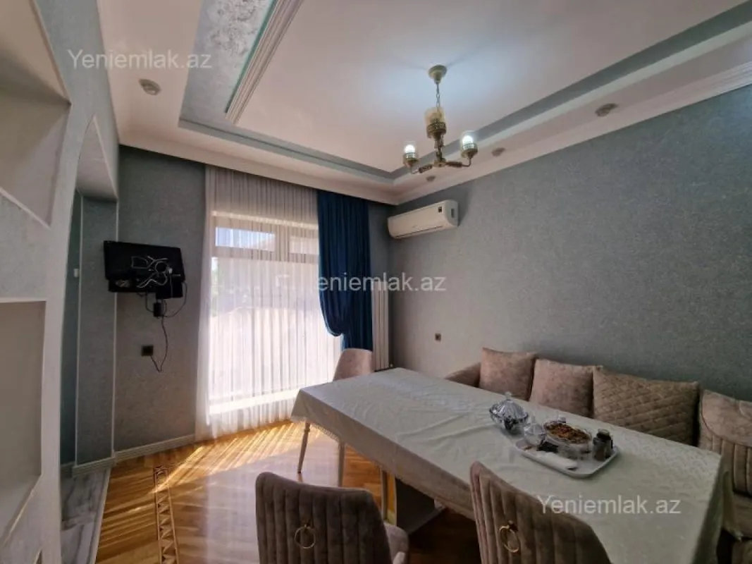 Satılır 6 otaqlı həyət evi 224 m²