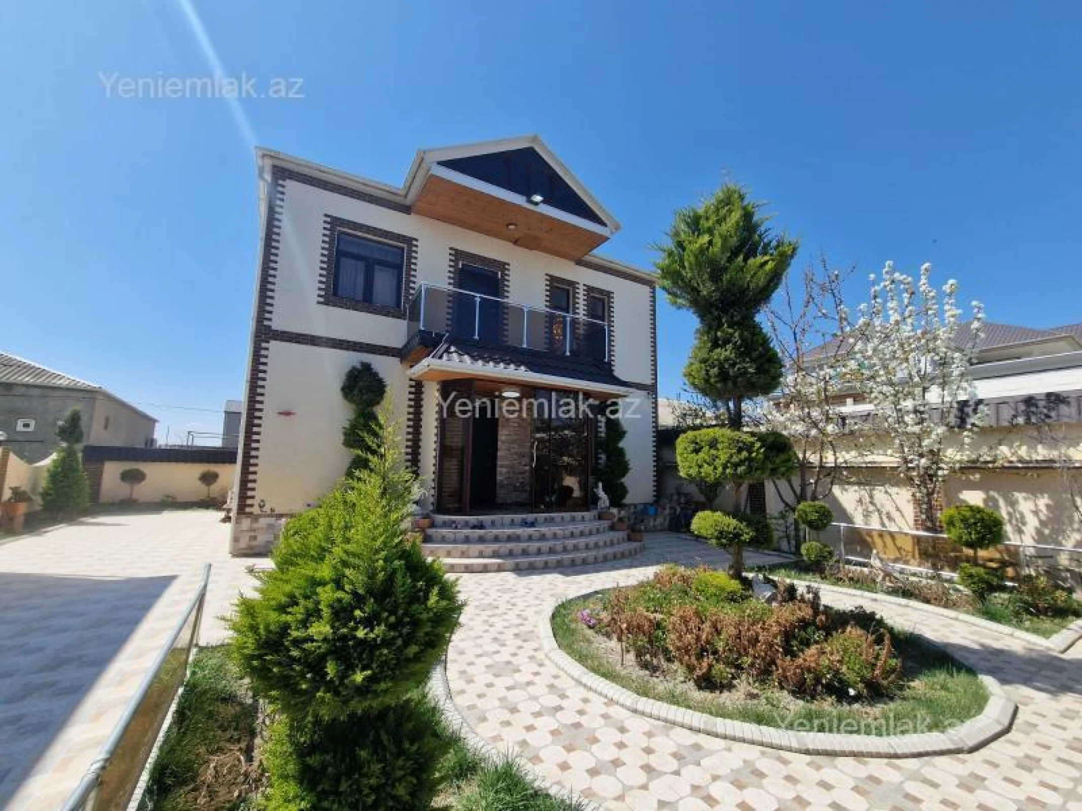 Satılır 6 otaqlı həyət evi 224 m²