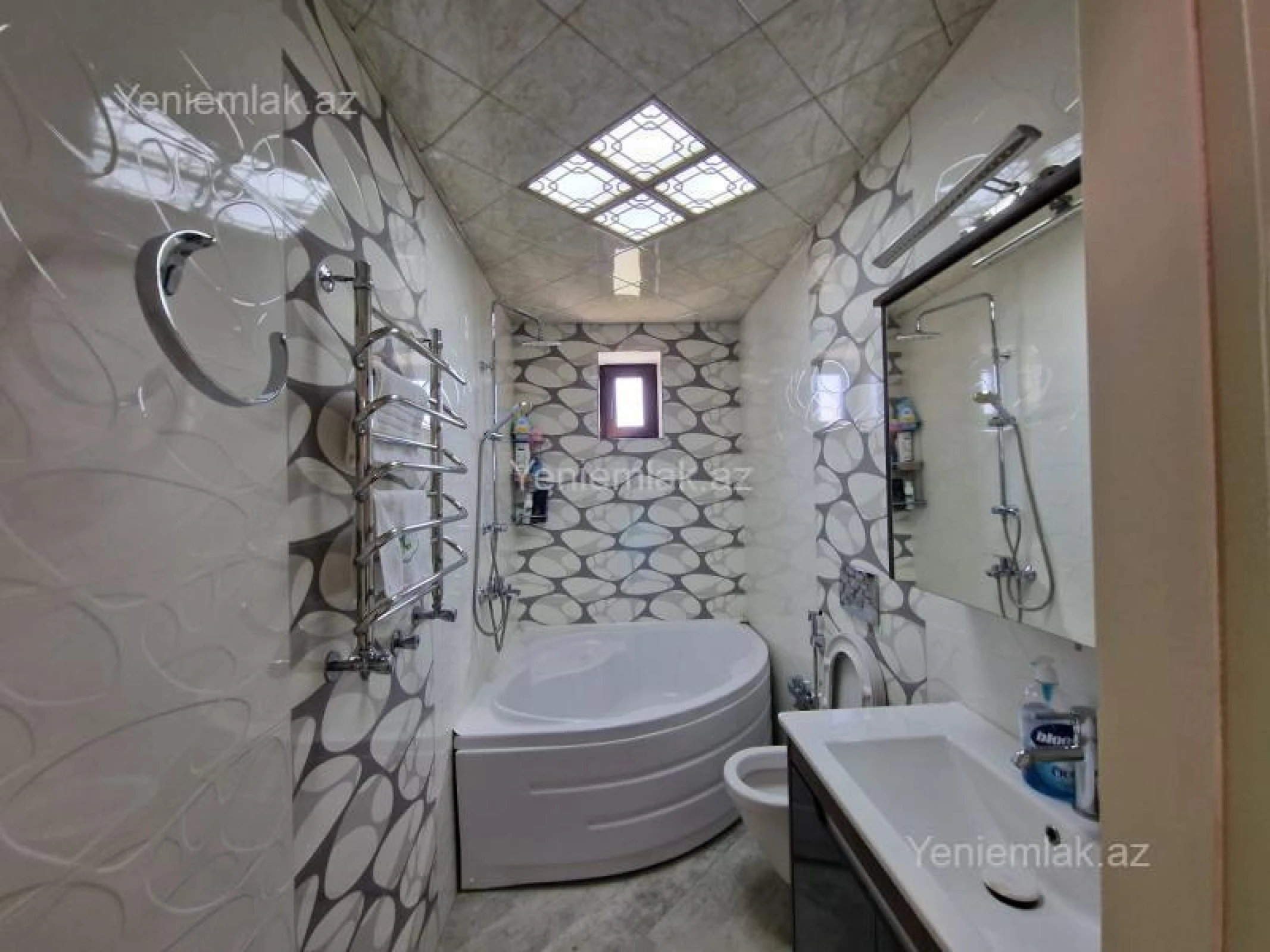 Satılır 6 otaqlı həyət evi 224 m²