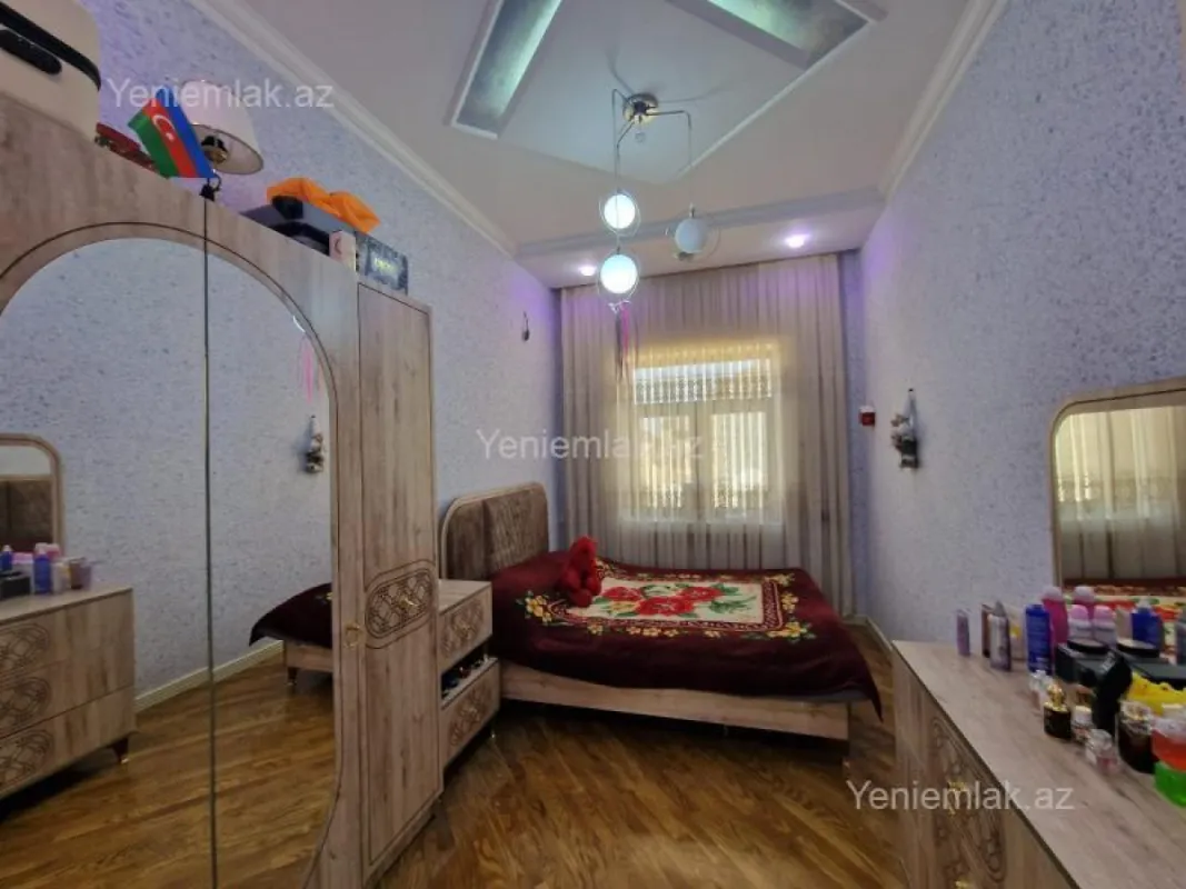 Satılır 6 otaqlı həyət evi 224 m²