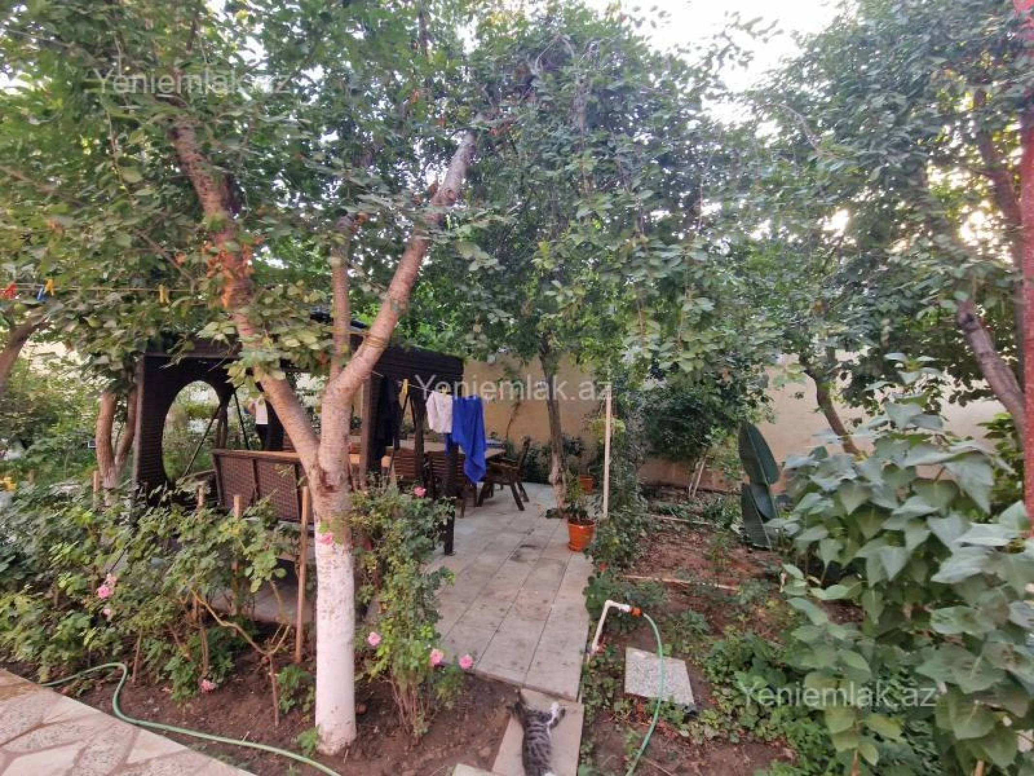 Satılır 4 otaqlı həyət evi 184 m²