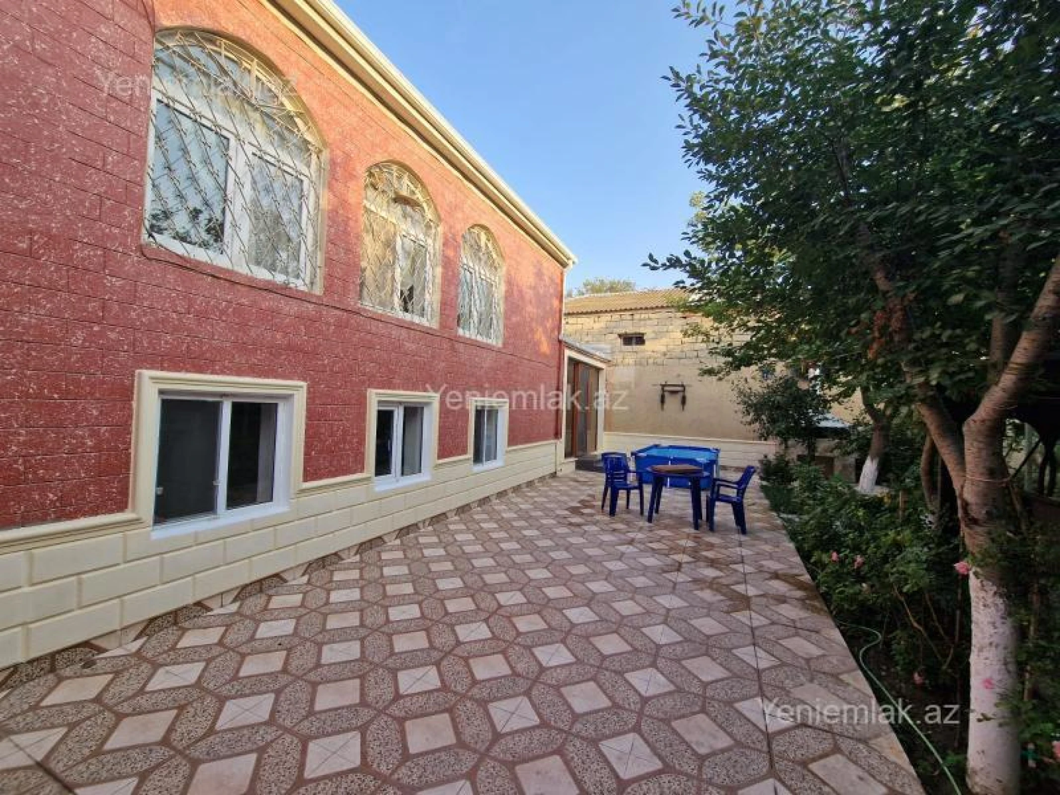 Satılır 4 otaqlı həyət evi 184 m²