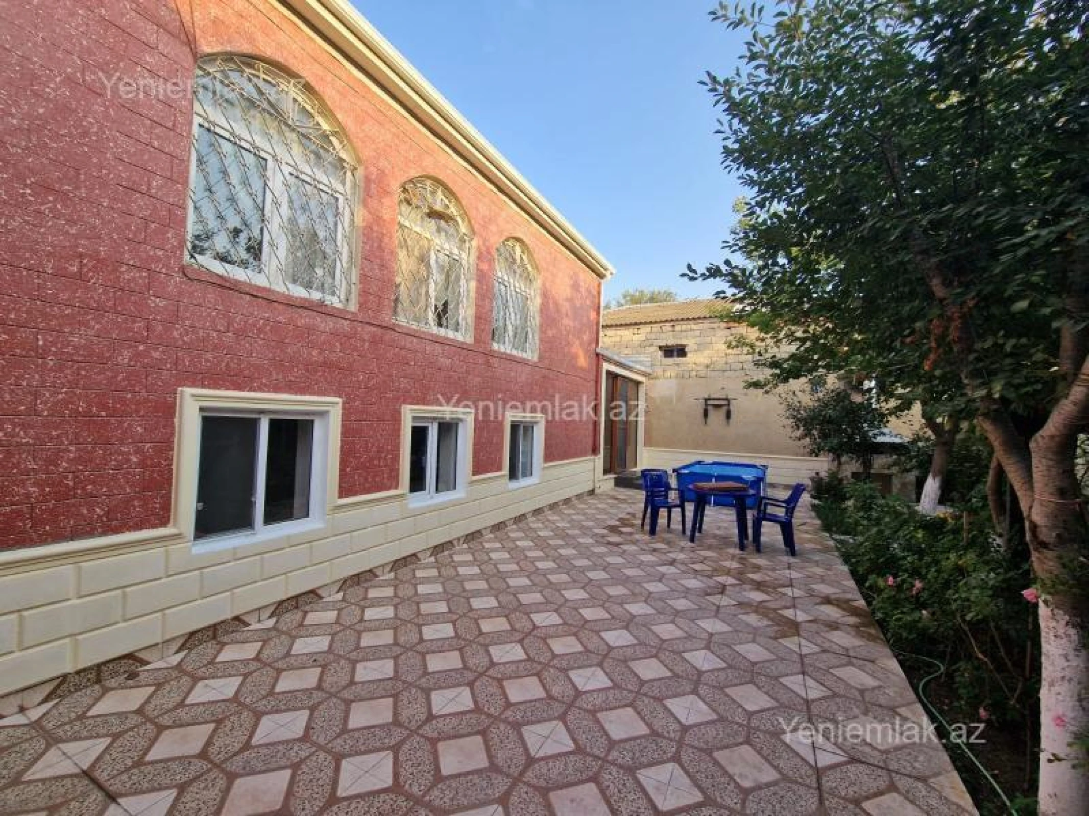 Satılır 4 otaqlı həyət evi 184 m²