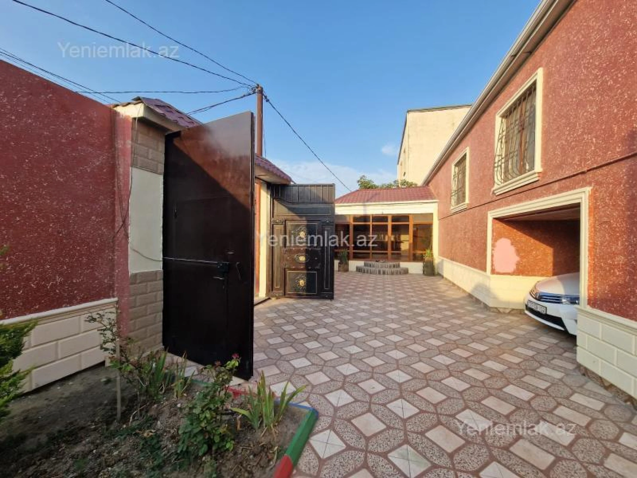 Satılır 4 otaqlı həyət evi 184 m²