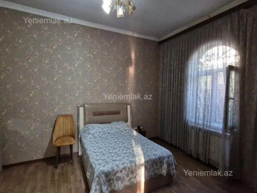 Satılır 4 otaqlı həyət evi 184 m²