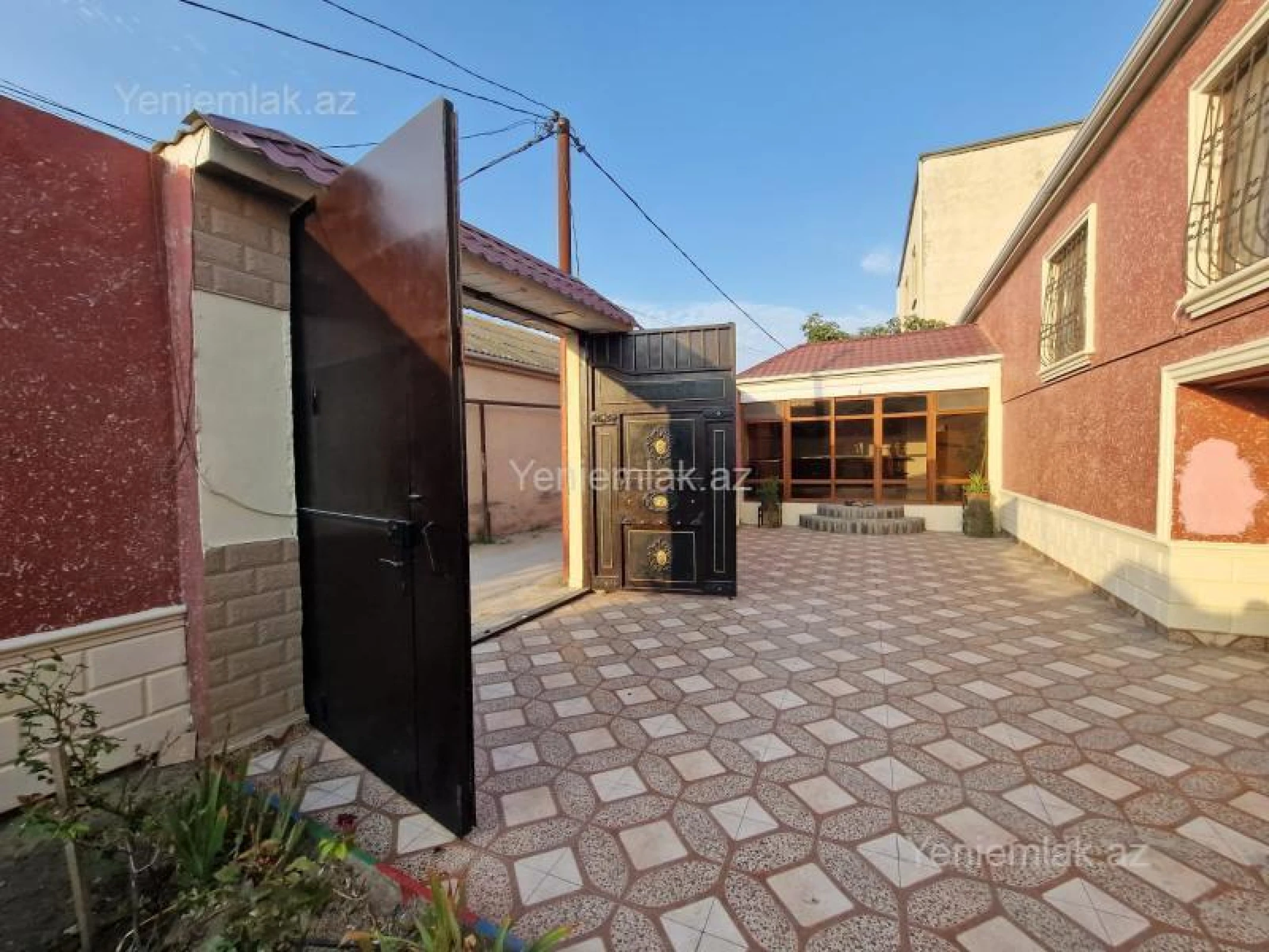 Satılır 4 otaqlı həyət evi 184 m²