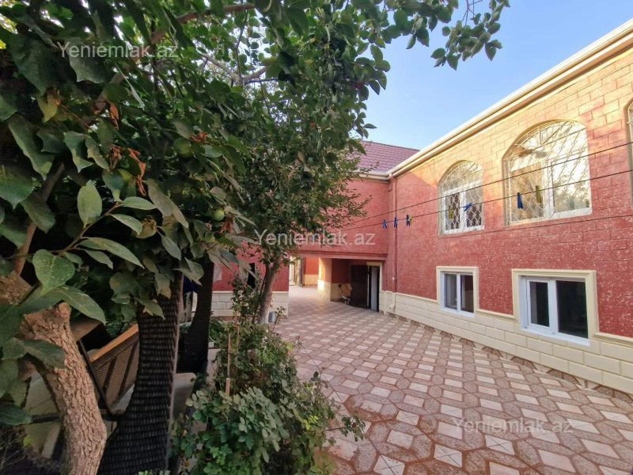 Satılır 4 otaqlı həyət evi 184 m²