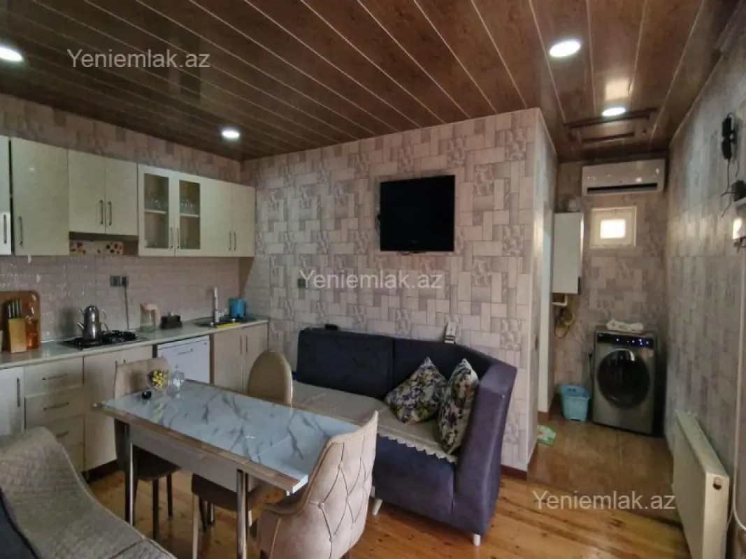 Satılır 4 otaqlı həyət evi 184 m²