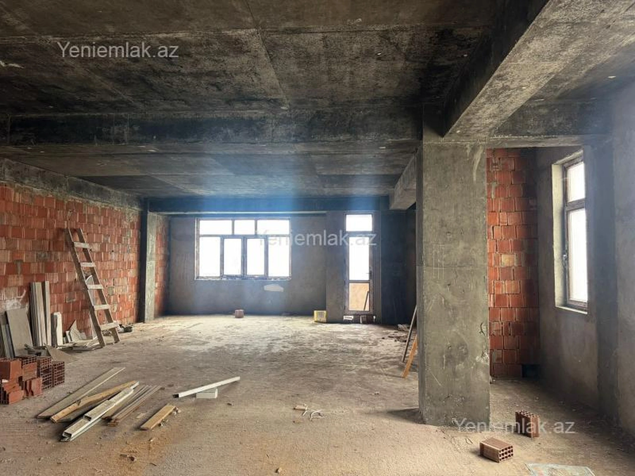 Satılır 3 otaqlı yeni tikili 125 m²