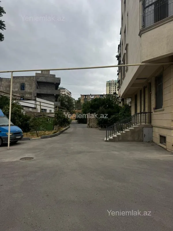 Satılır 3 otaqlı yeni tikili 125 m²