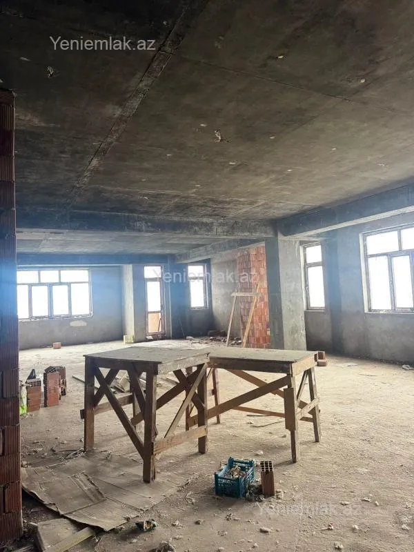 Satılır 3 otaqlı yeni tikili 125 m²