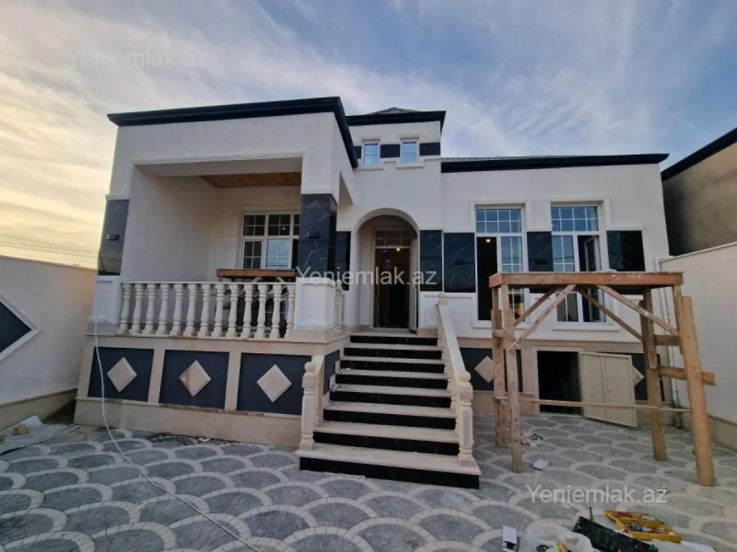 Satılır 4 otaqlı həyət evi 124 m²