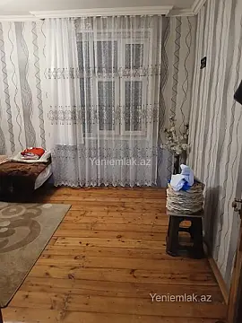Satılır 2 otaqlı köhnə tikili 60 m²