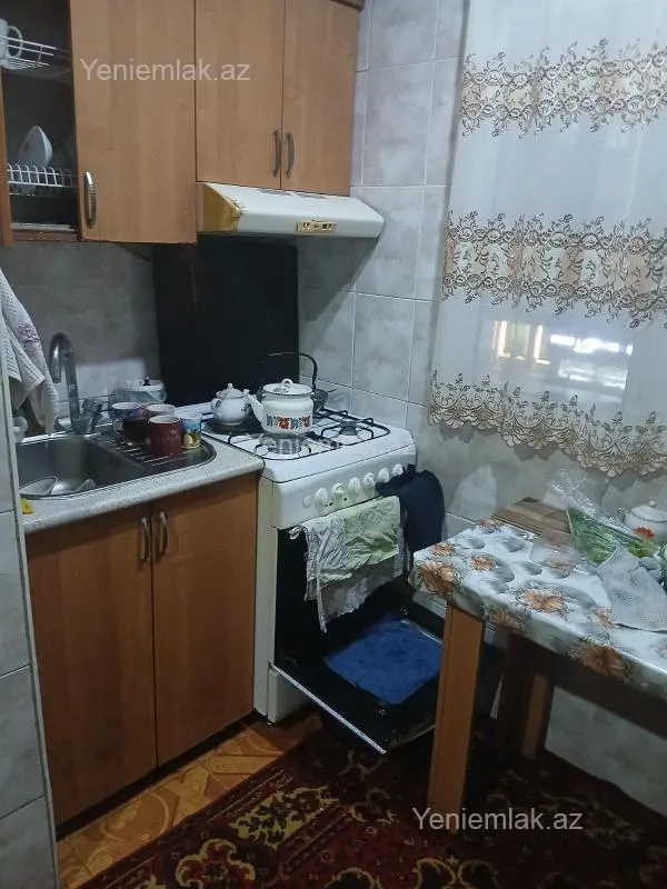 Satılır 2 otaqlı köhnə tikili 60 m²