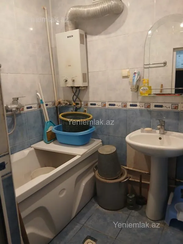 Satılır 2 otaqlı köhnə tikili 60 m²