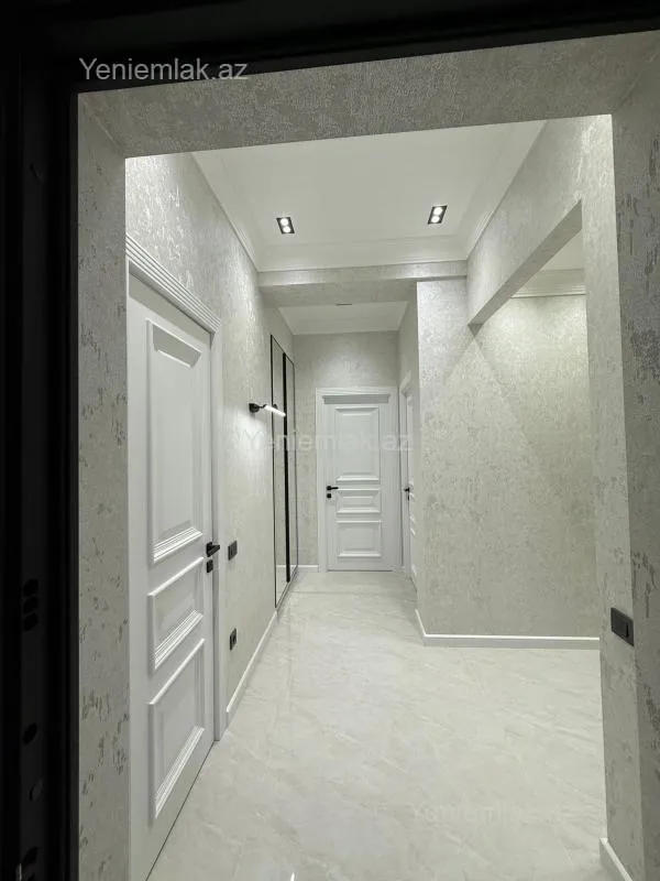 Satılır 2 otaqlı yeni tikili 70 m²