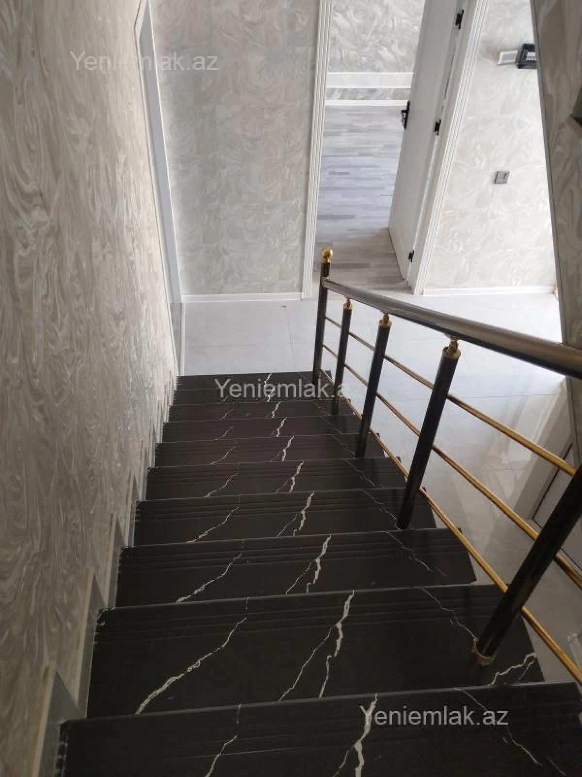 Satılır 5 otaqlı həyət evi 160 m²