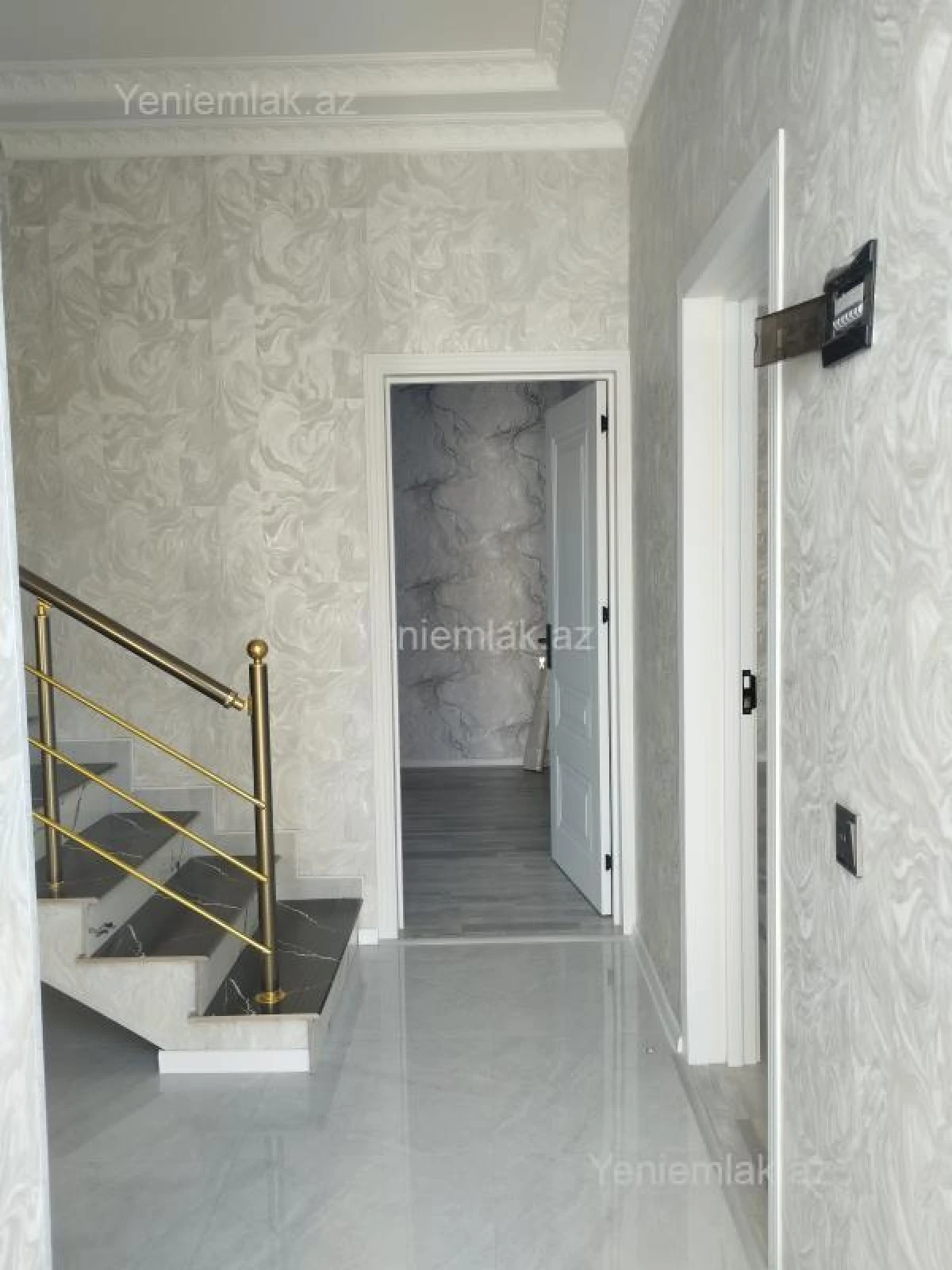 Satılır 5 otaqlı həyət evi 160 m²