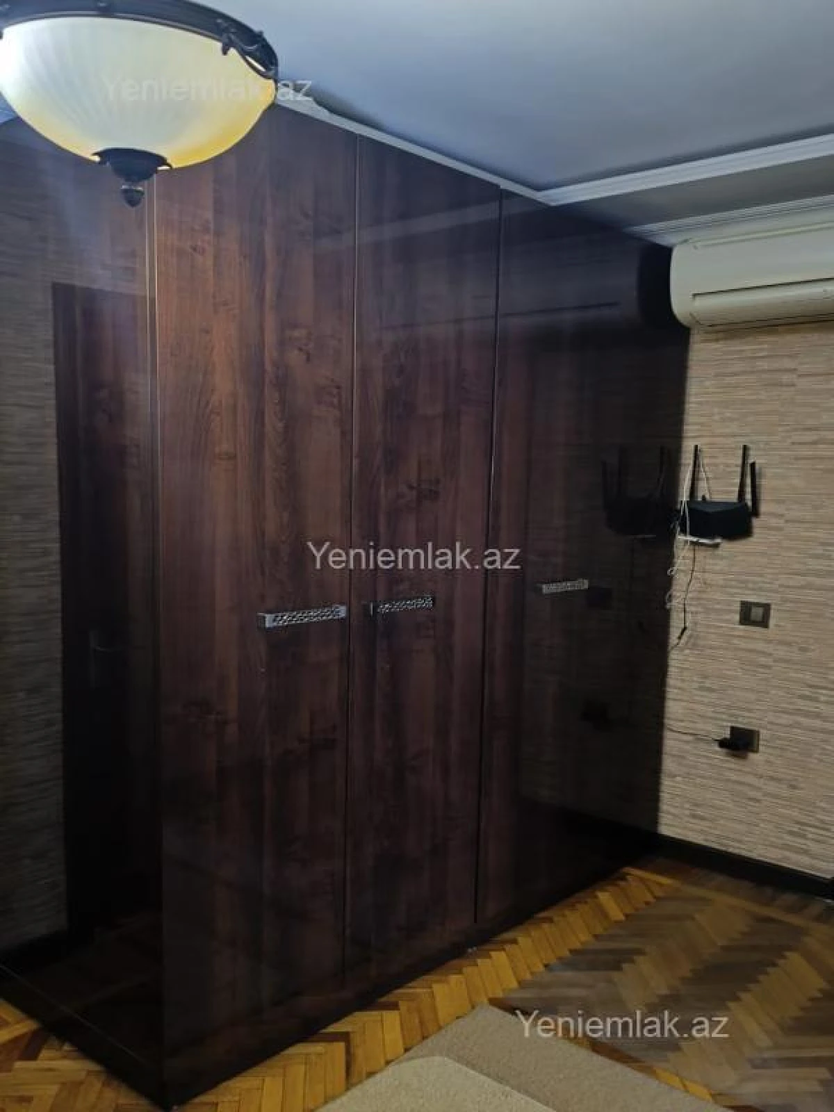 Satılır 4 otaqlı köhnə tikili 95 m²
