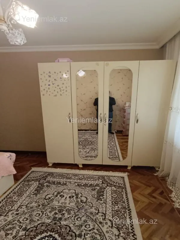 Satılır 4 otaqlı köhnə tikili 95 m²