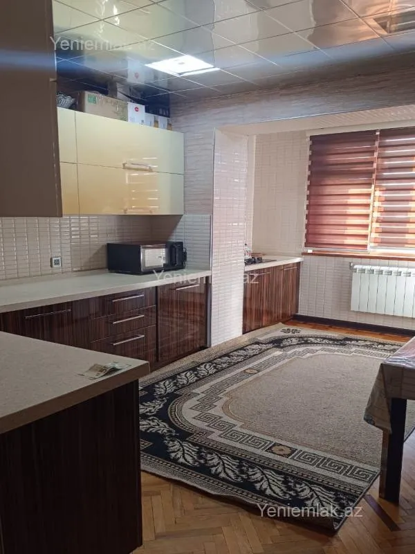 Satılır 4 otaqlı köhnə tikili 95 m²