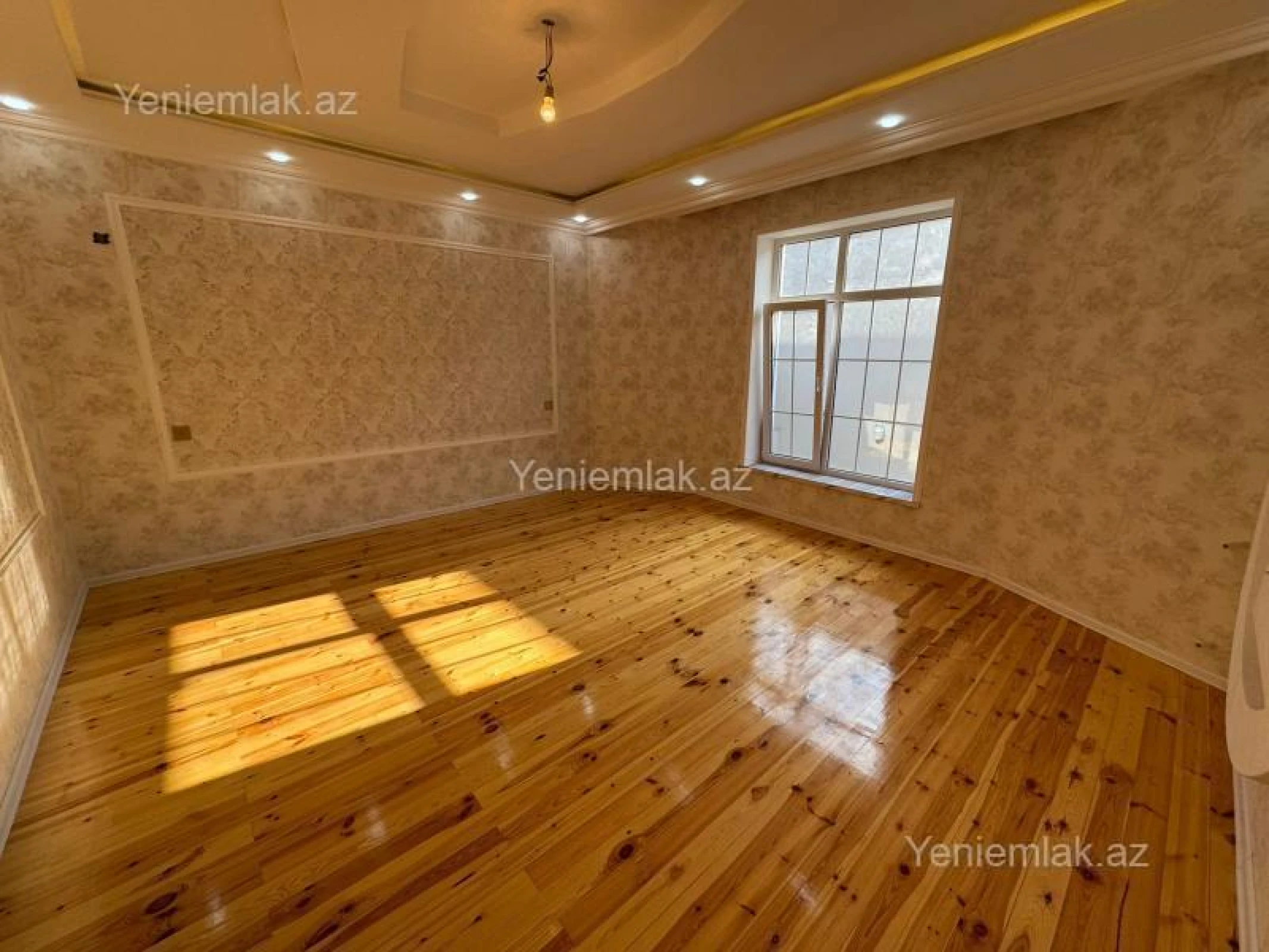 Satılır 6 otaqlı həyət evi 200 m²