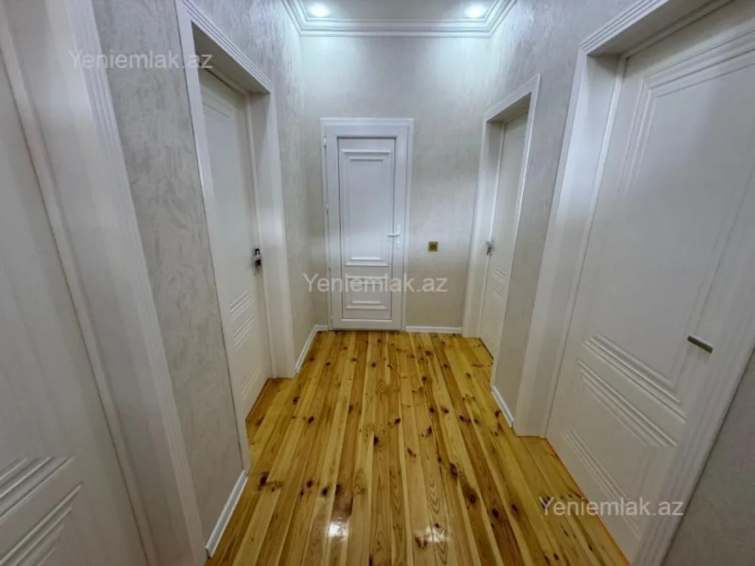 Satılır 6 otaqlı həyət evi 200 m²