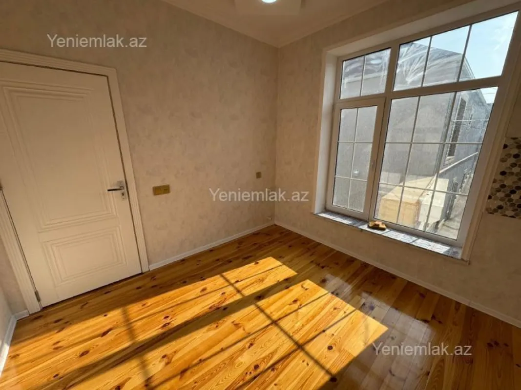 Satılır 6 otaqlı həyət evi 200 m²