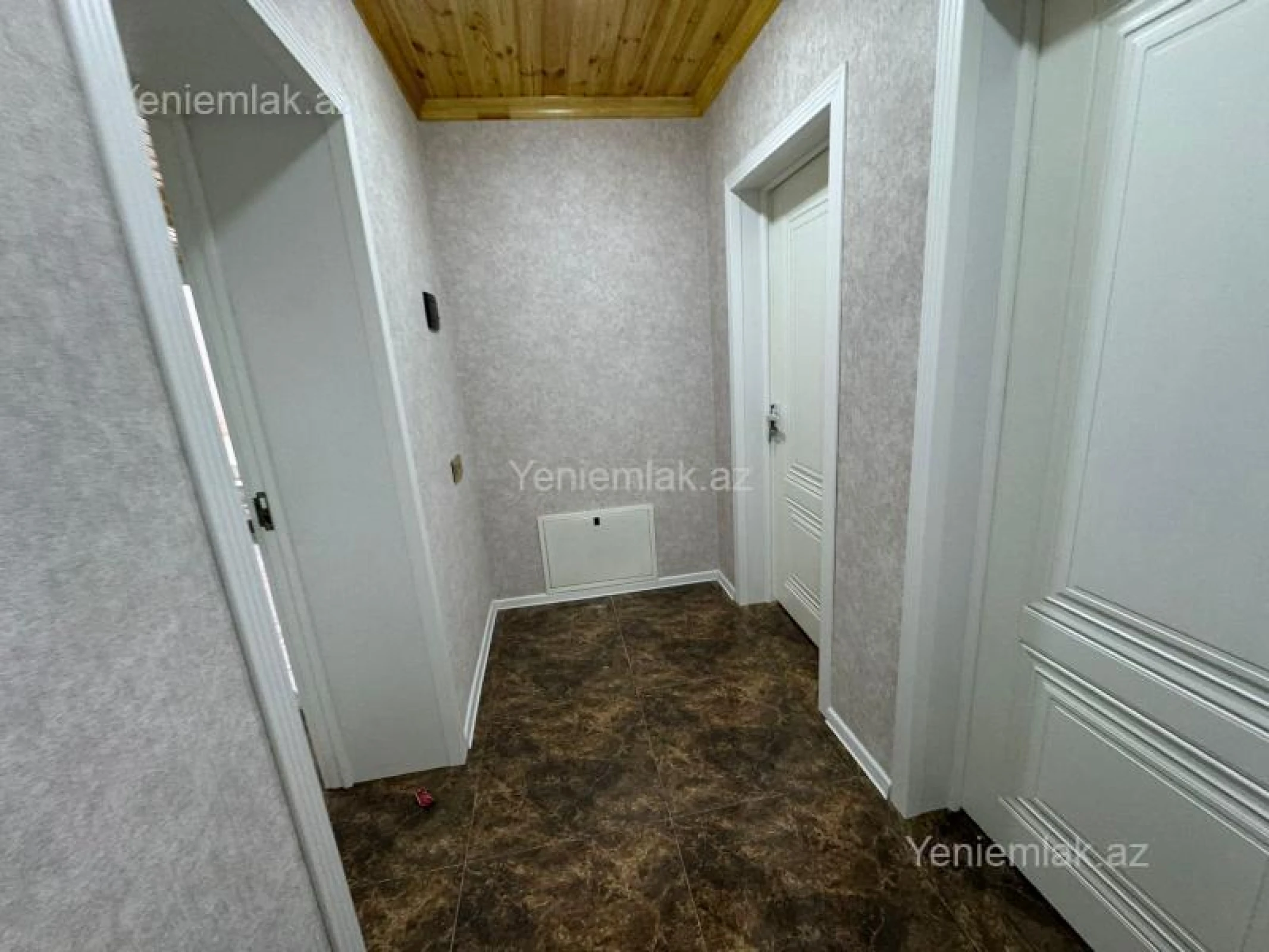 Satılır 6 otaqlı həyət evi 200 m²