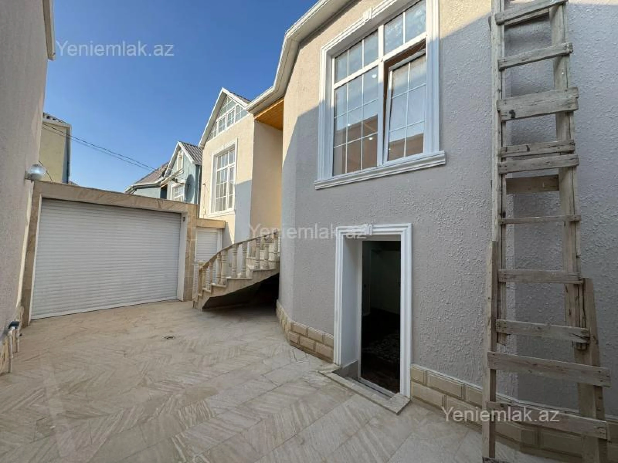 Satılır 6 otaqlı həyət evi 200 m²