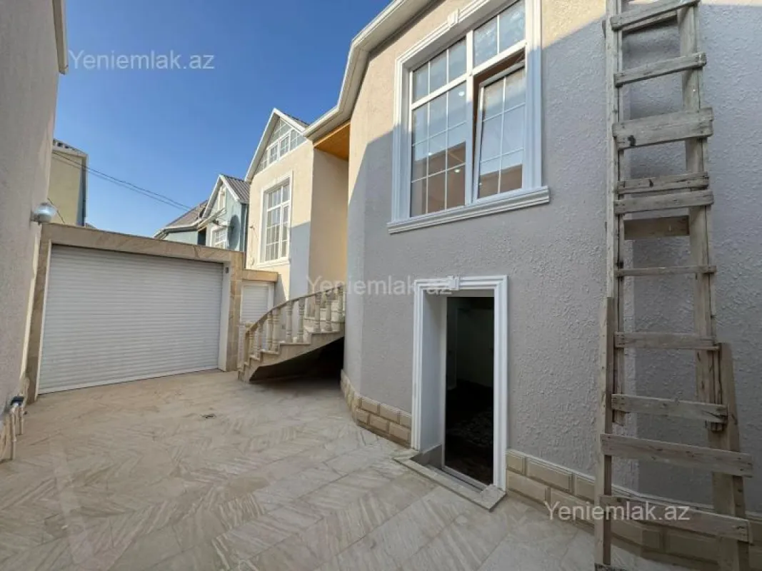 Satılır 6 otaqlı həyət evi 200 m²