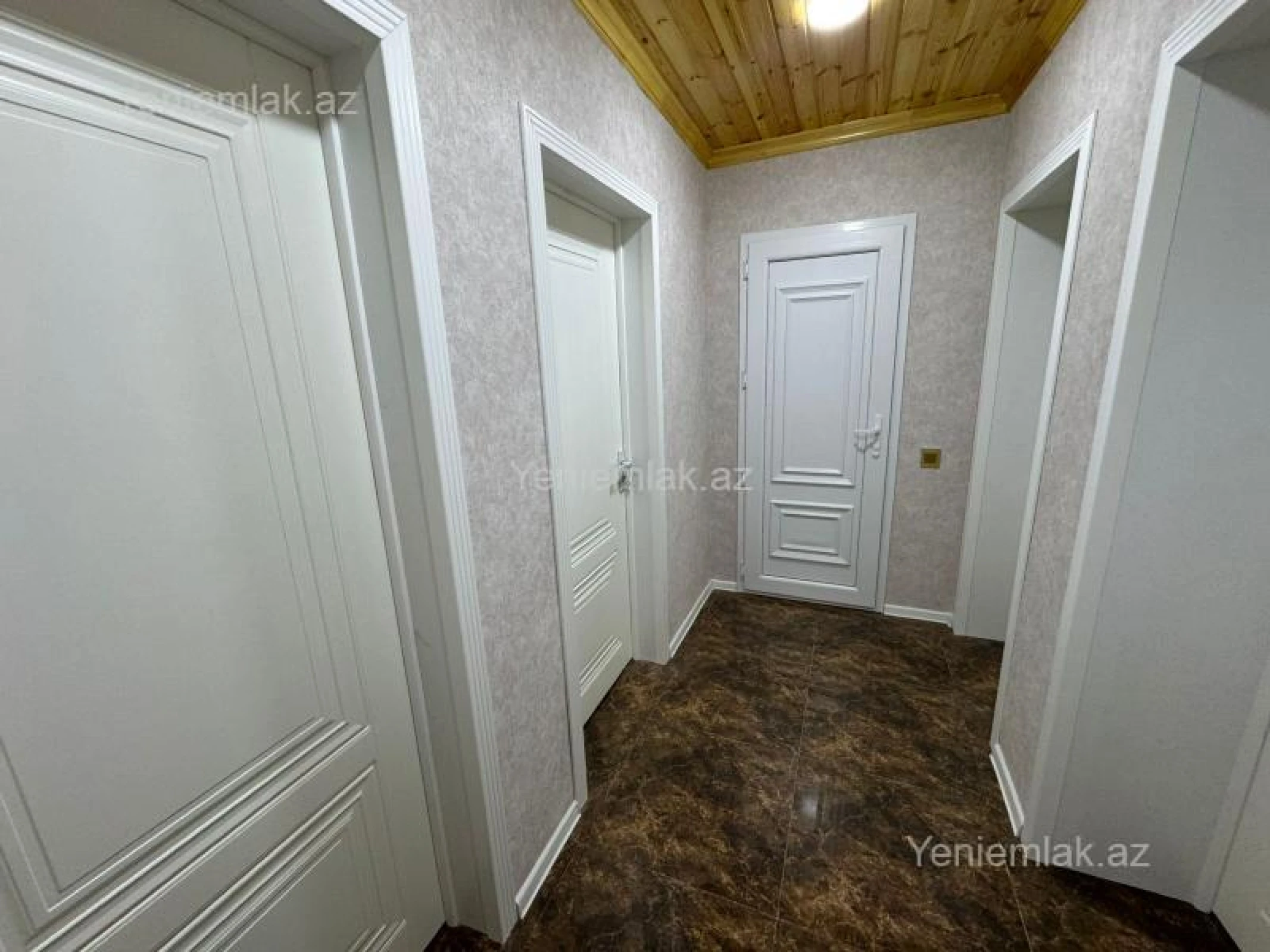 Satılır 6 otaqlı həyət evi 200 m²