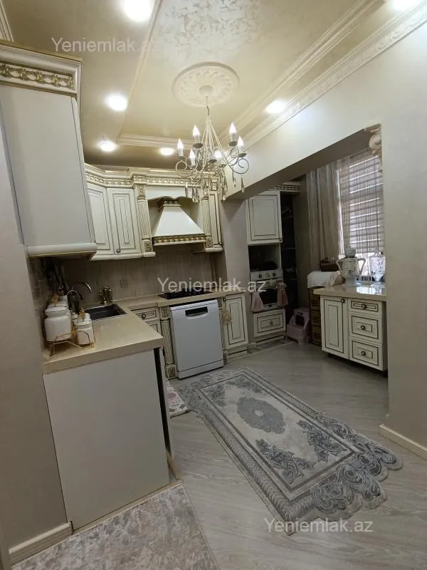 Satılır 5 otaqlı köhnə tikili 120 m²