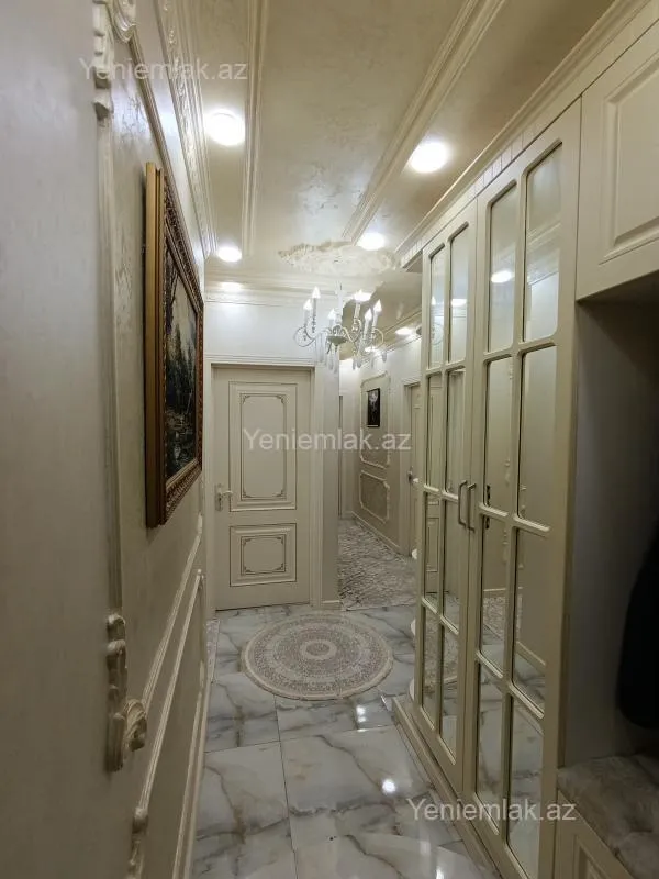 Satılır 5 otaqlı köhnə tikili 120 m²