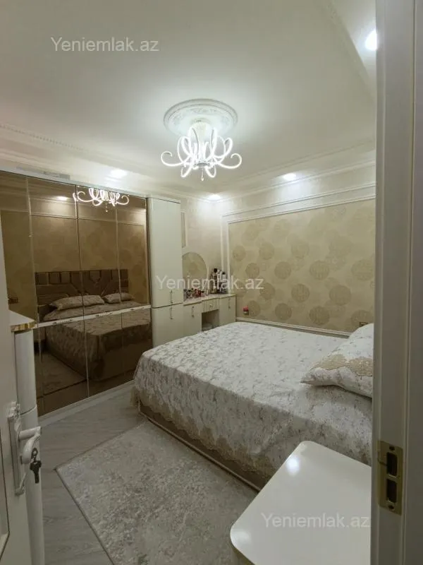 Satılır 5 otaqlı köhnə tikili 120 m²