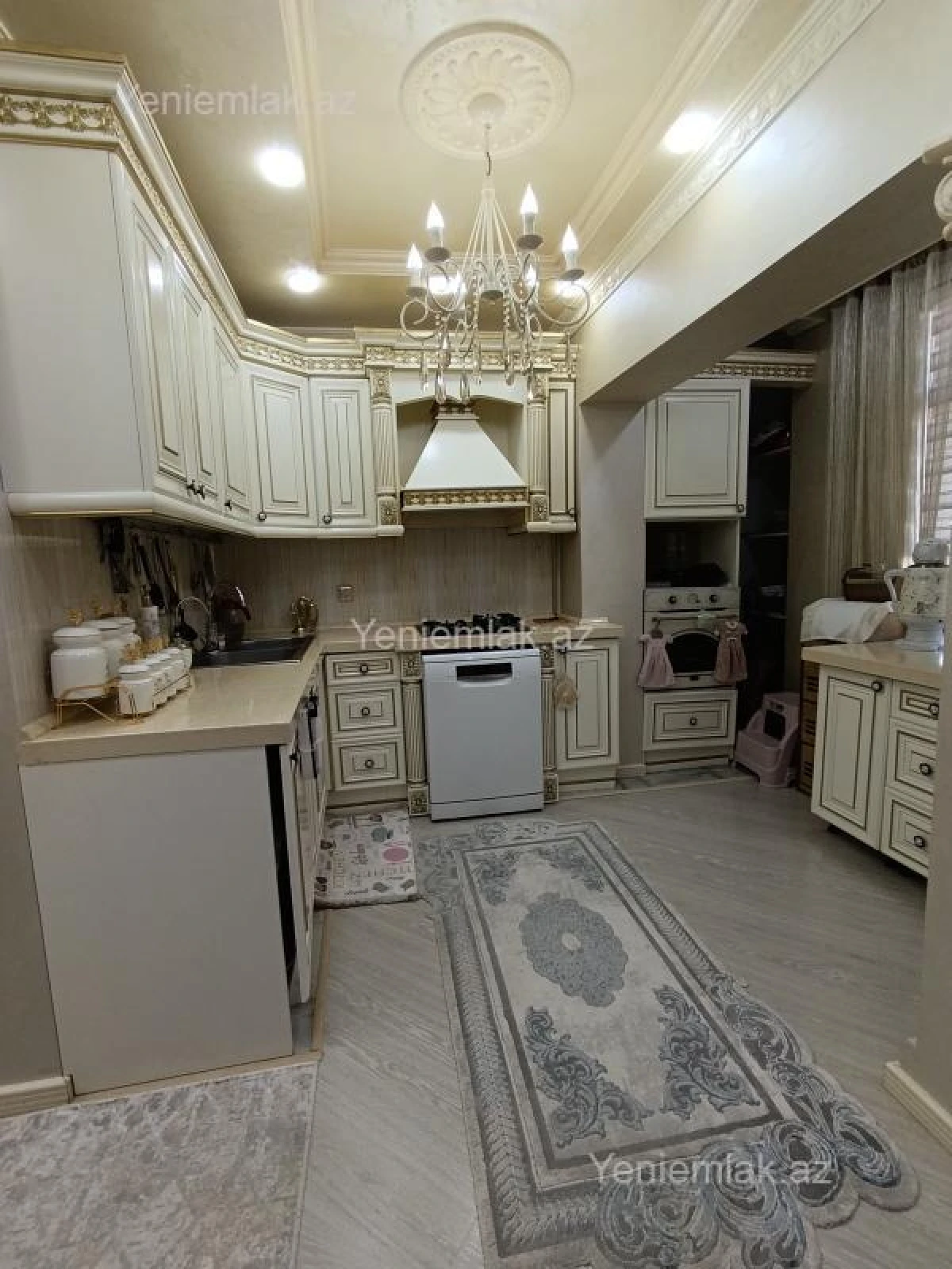 Satılır 5 otaqlı köhnə tikili 120 m²