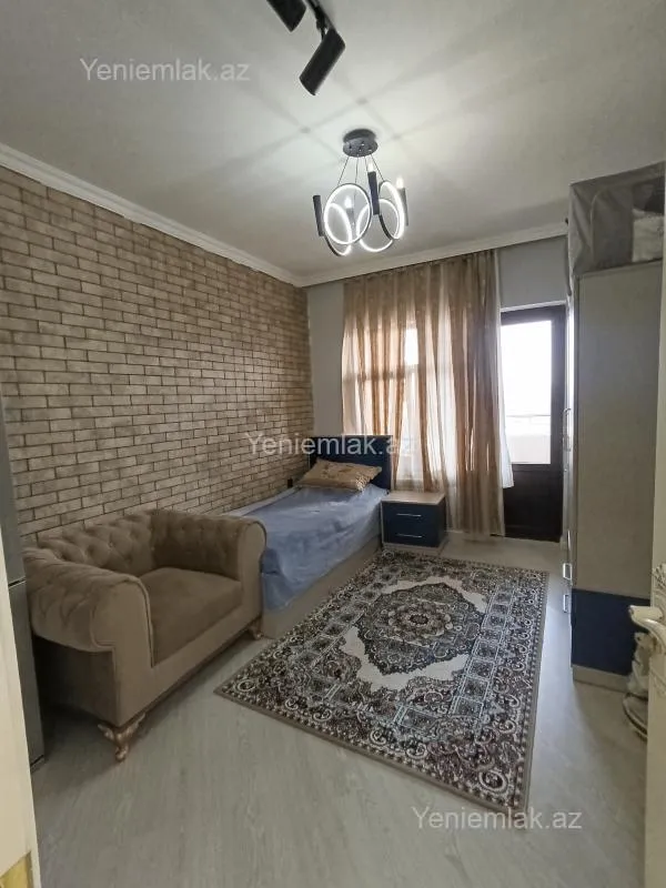 Satılır 5 otaqlı köhnə tikili 120 m²