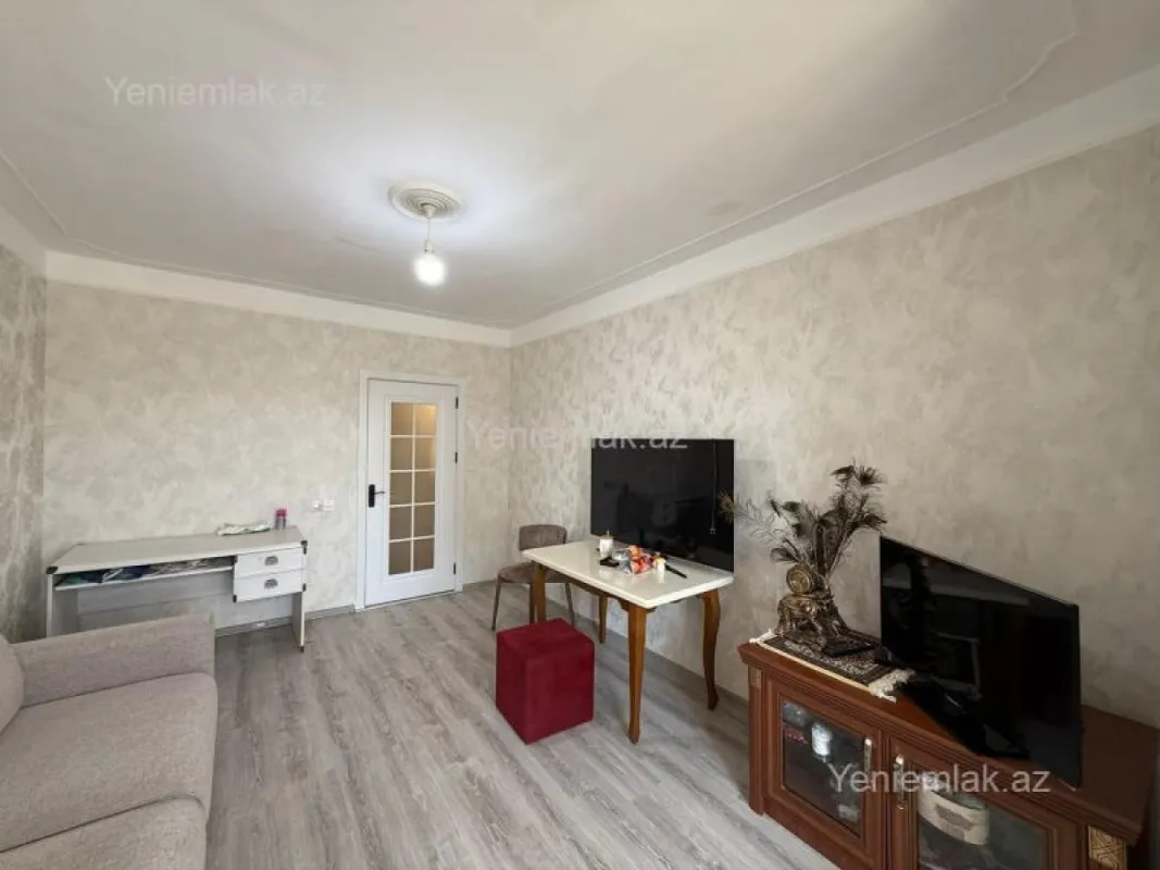 Satılır 3 otaqlı köhnə tikili 60 m²