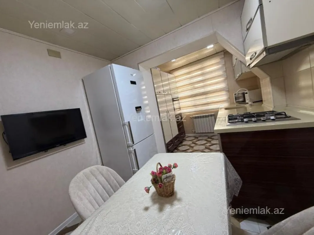 Satılır 3 otaqlı köhnə tikili 70 m²