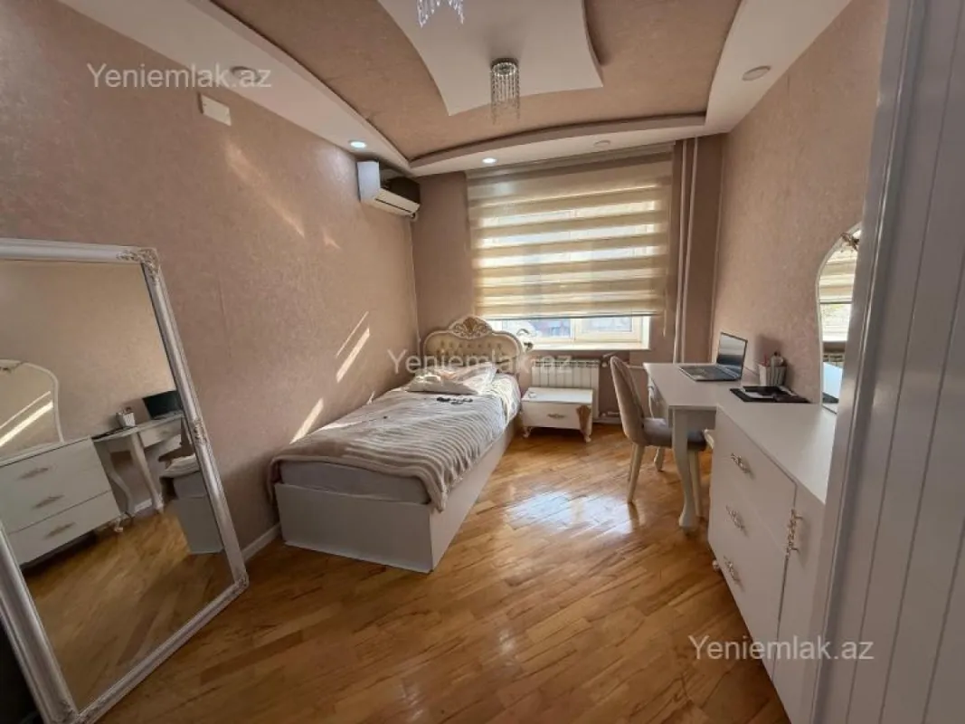 Satılır 3 otaqlı köhnə tikili 70 m²