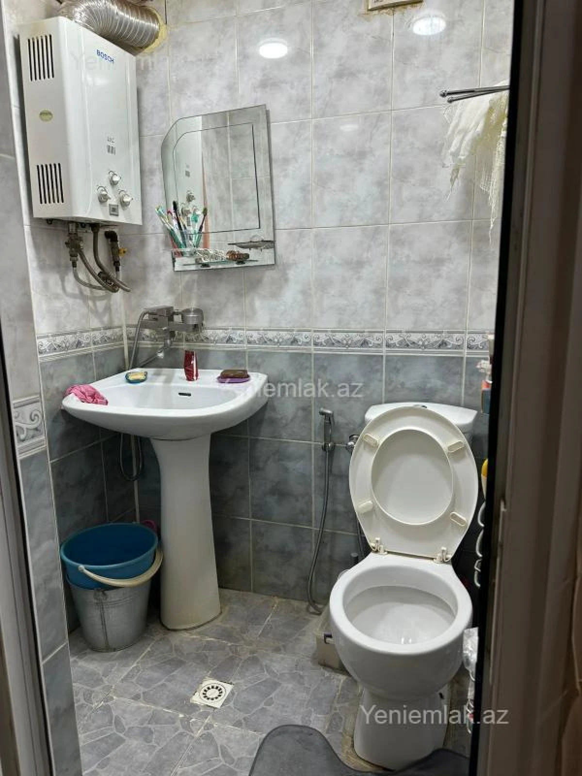 Satılır 3 otaqlı köhnə tikili 60 m²
