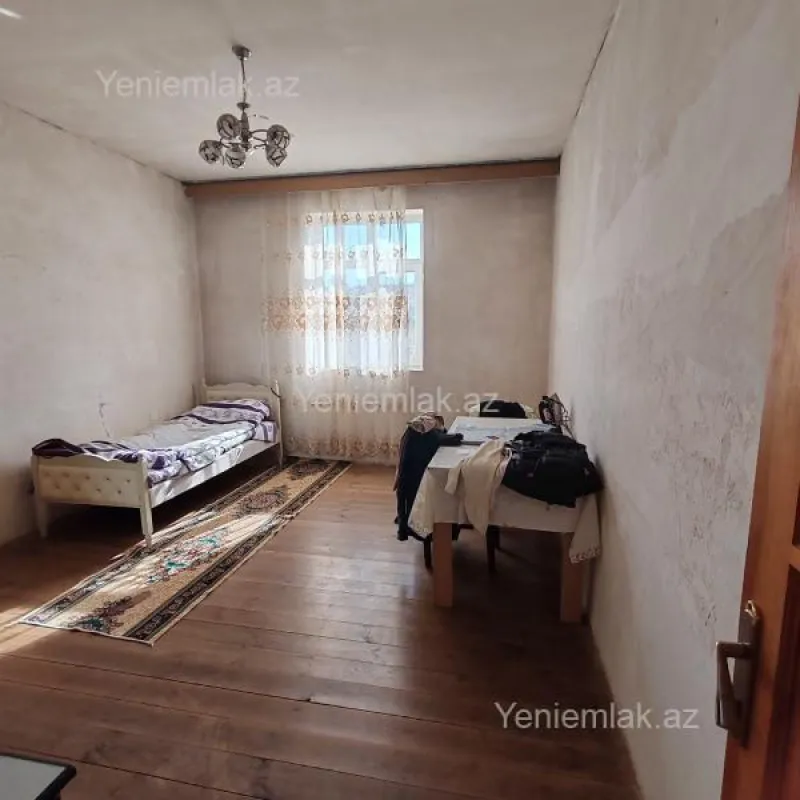 Satılır 4 otaqlı həyət evi 130 m²