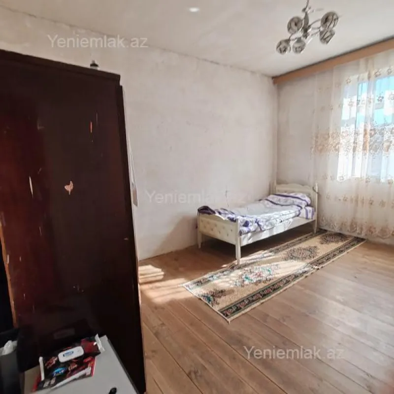 Satılır 4 otaqlı həyət evi 130 m²