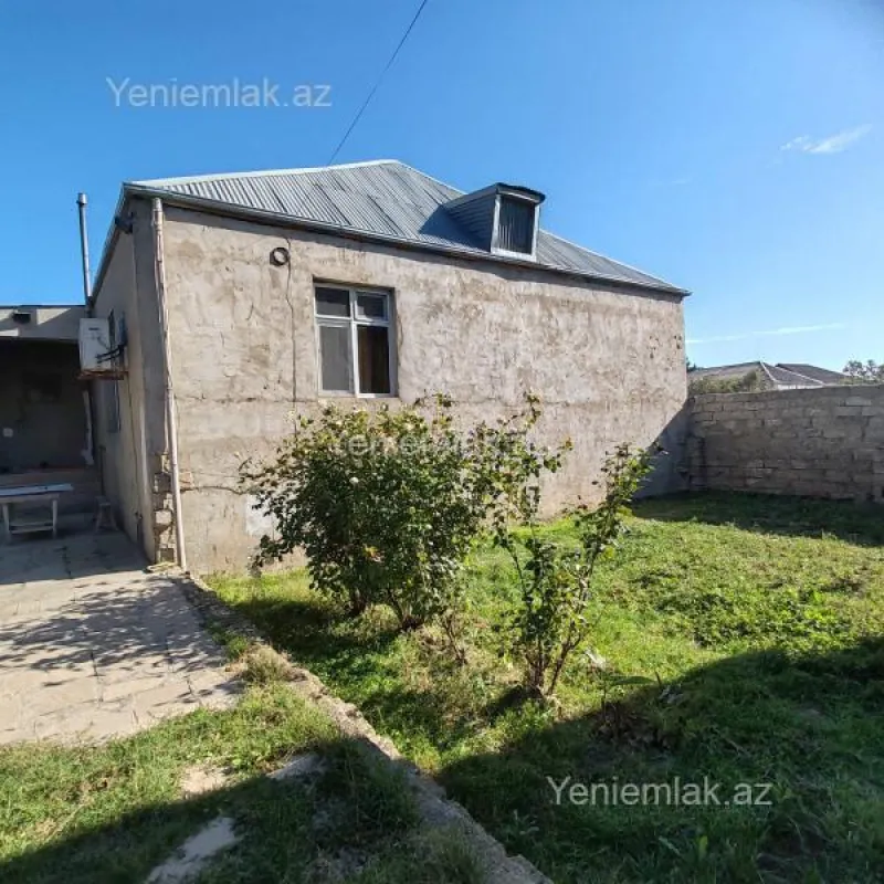 Satılır 4 otaqlı həyət evi 130 m²