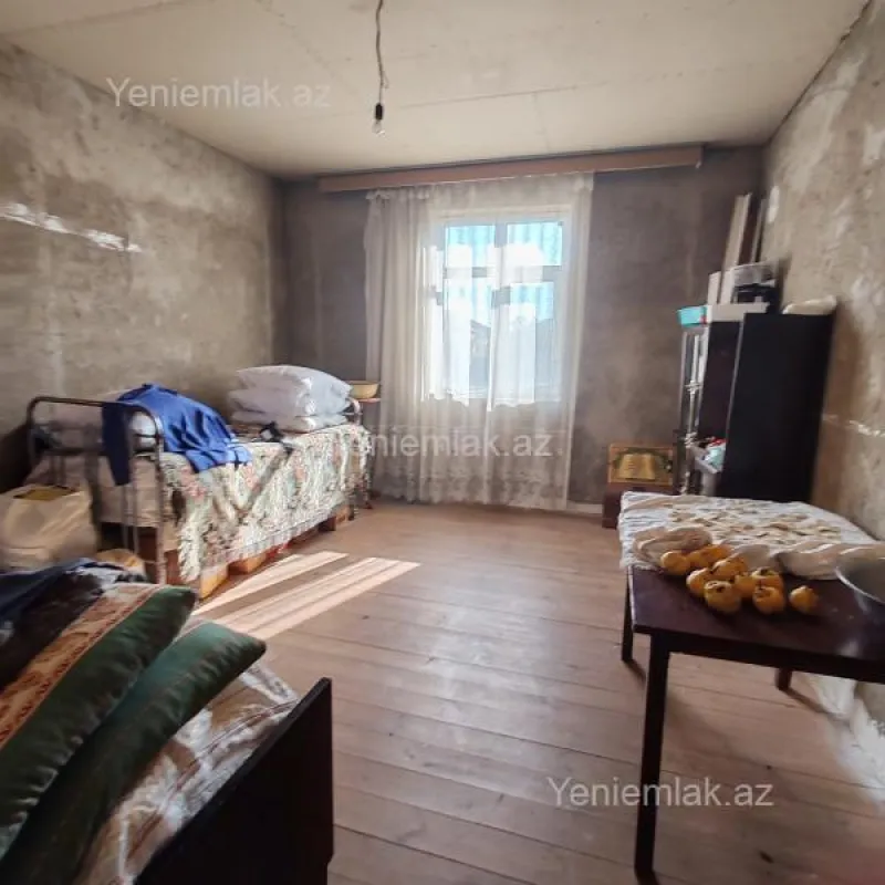 Satılır 4 otaqlı həyət evi 130 m²