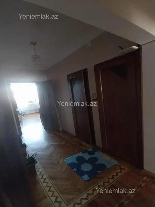 Satılır 4 otaqlı köhnə tikili 92 m²