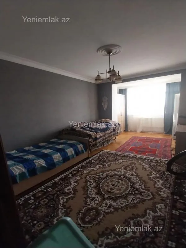 Satılır 4 otaqlı köhnə tikili 92 m²
